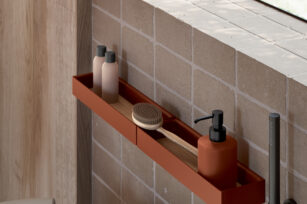 BRICK MENSOLA
